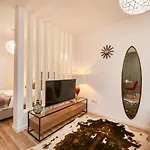 Charming In Historic Center * Lisbon