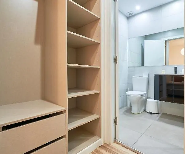 Апартаменти Charming In Historic Center *